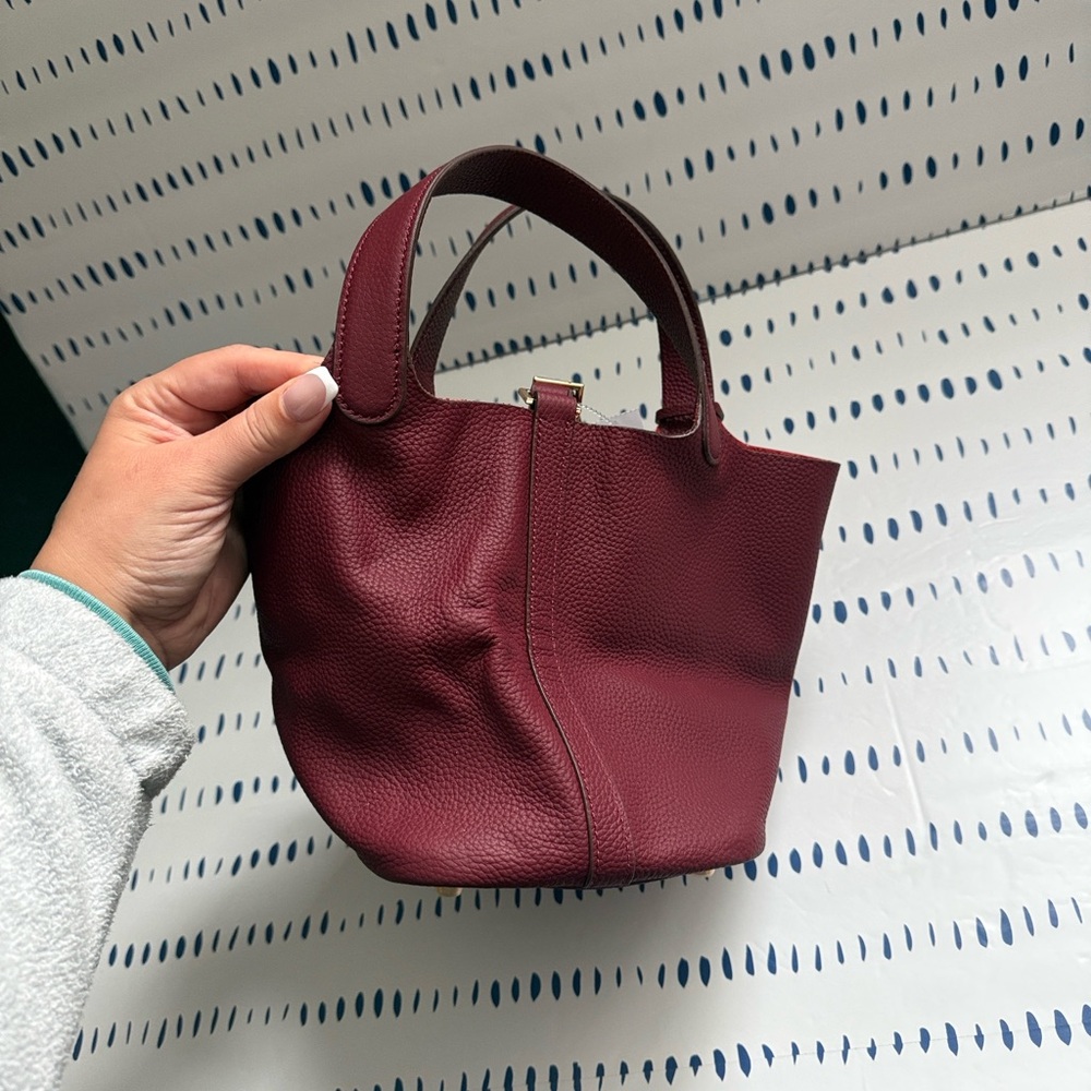 Rouge H Leather Picotin Lock 18 Bucket Bag - Picture 7 of 13